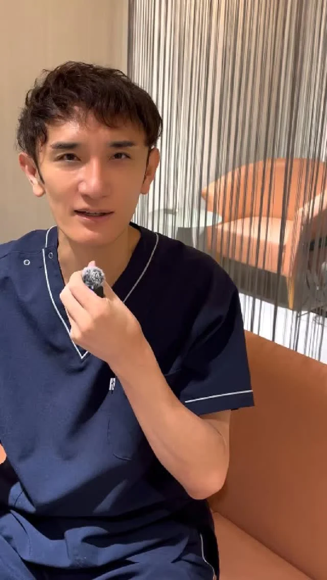 「クリスマスまでに、キレイになりたい…🎄」
そんな方におすすめなのが、少し早めのクマ取り。

ダウンタイムをしっかり見ておくことで、イベント当日を自然な目元で迎えられます✨
手術は宮西院長が必ず執刀します。

気になる方は、お気軽に無料カウンセリングへ🕊
忙しい方や遠方の方はまずは院長とのオンライン相談（無料）が便利です✨

_________________________ 
 
■施術名  下眼瞼経結膜脱脂術 
■価格　  250,000円（税抜価格 227,273円） 
■リスク 
◉内出血・むくみ 
　出来る限り丁寧に処置していますが、 
　術後1〜2週間程度は生じる可能性があります。 
◉術後出血 
　治癒過程により、術後1週間以内は 
　血液混じりの涙が出る可能性があります。 
◉結膜浮腫・結膜出血 
　かなり稀ですが生じる可能性があります。 
　一般的には術後1～2週間で軽快します。 
 
_________________________ 
 
KUMA CARE CLINIC 名古屋院 
📍名古屋市西区名駅3-10-15 名駅三丁目ビル2階 
☎️052-564-7070 
⏰9:00〜18:00 
_________________________ 

 
#KUMACARECLINIC名古屋 #クマケアクリニック名古屋 
#クマ治療 #クマケア #クマ取り #脱脂術 
#クマ取り脱脂術 #目の下のたるみ取り 
#目の下のクマ取り #目の下のクマたるみ取り 
#目の下の若返り #アンチエイジング 
#くま #クマ #下眼瞼脱脂術 #たるみ 
#愛知 #名古屋 #名駅 #クマ治療名古屋 
#美容外科 #美容外科名古屋 #クマ取り専門　 
#美容整形 #美容クリニック